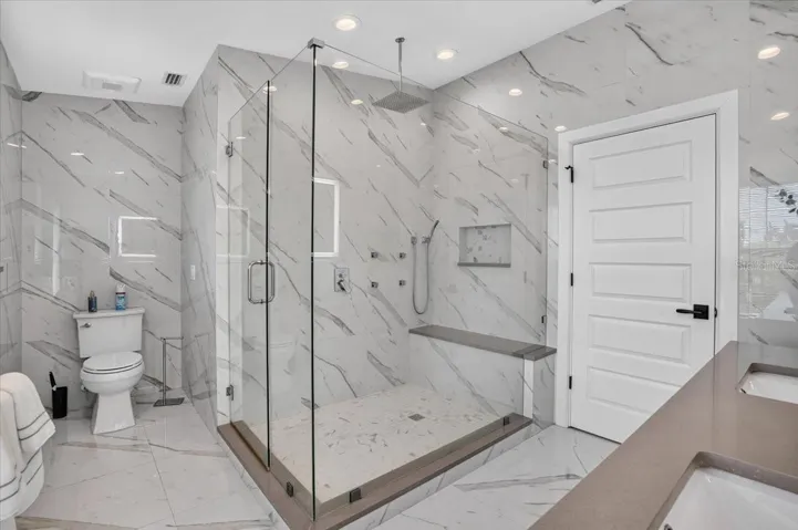 6330 Laguna Dr, Longboat Key, FL 34228