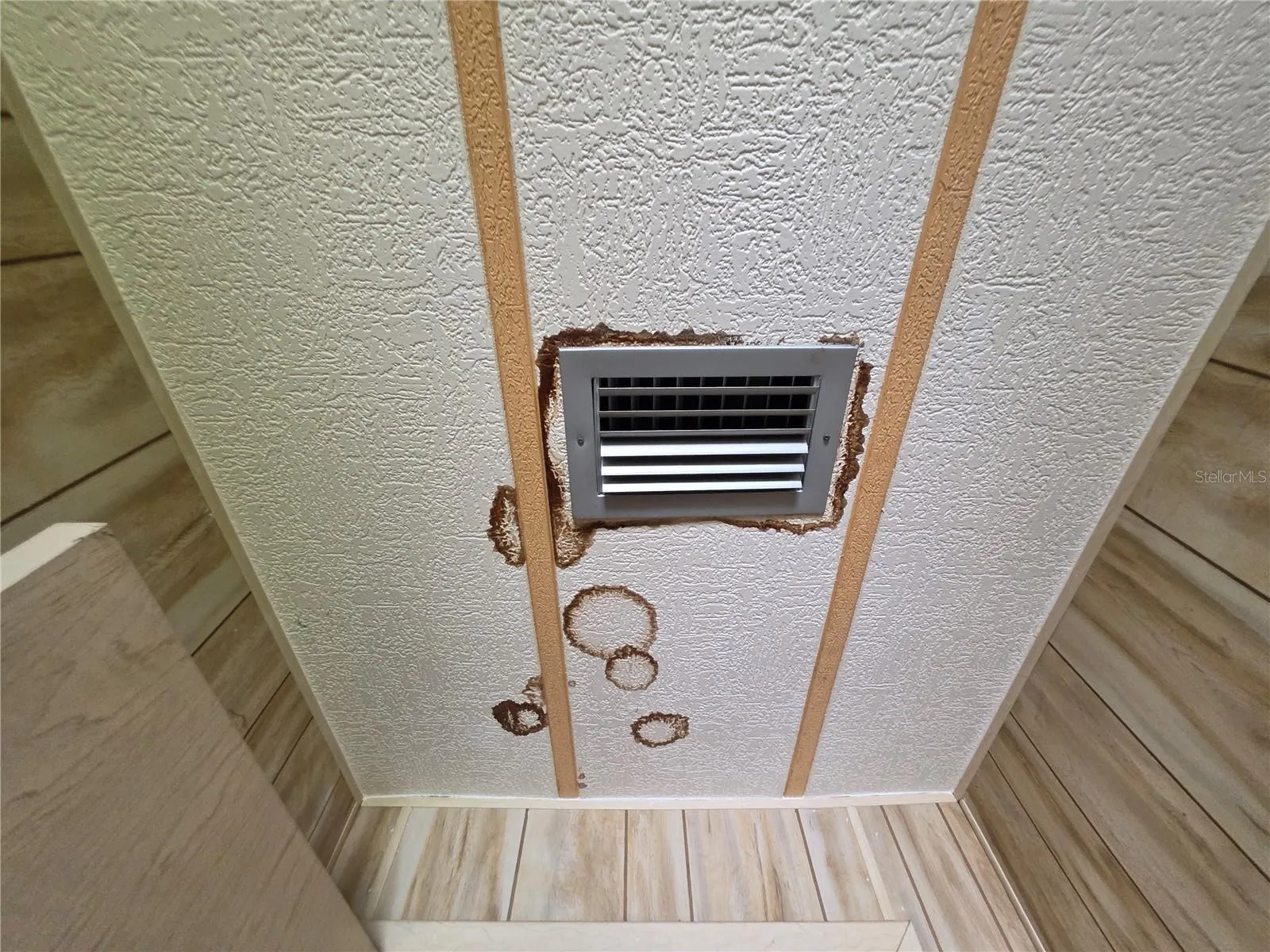 There are water stains on the ceiling previous to the roof being replaced in 2025