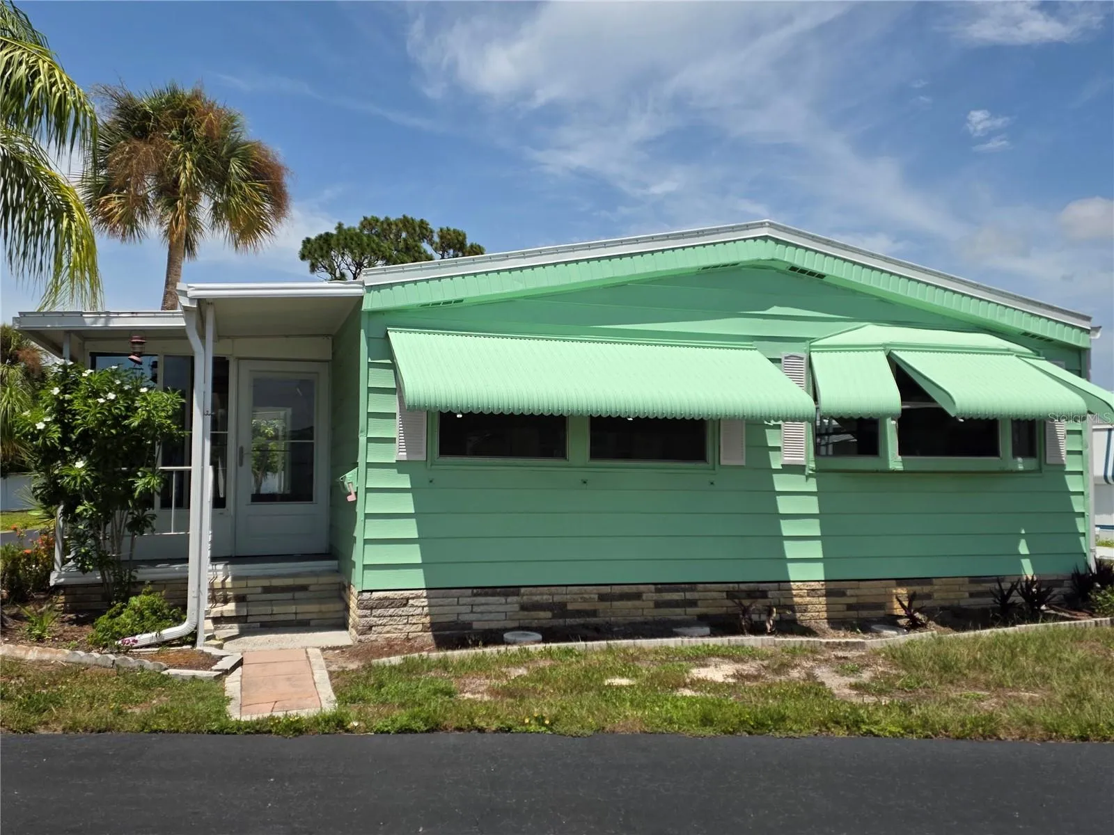 Shutters provide additional shad
