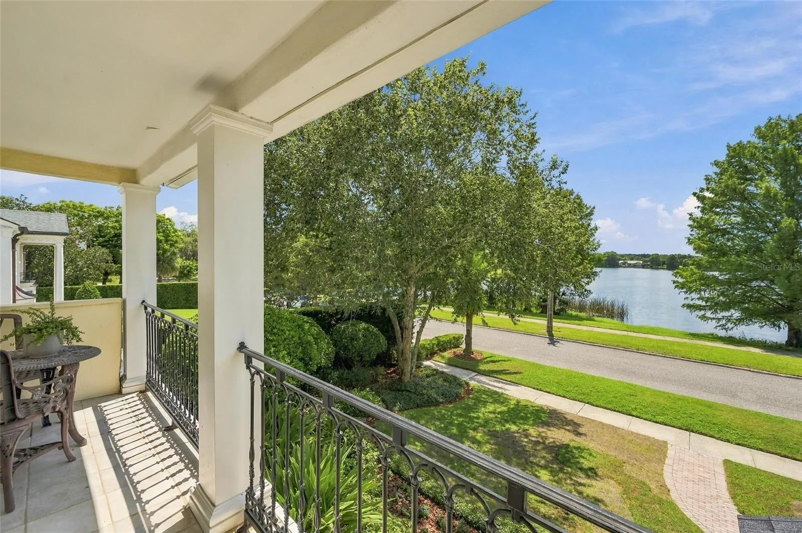 Private Primary Balcony Overlooking Lake Estelle
