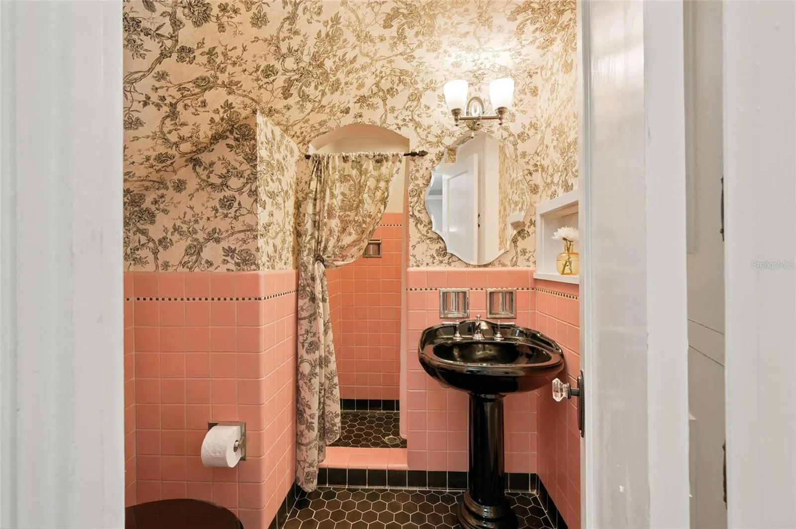 Private Guest Bath