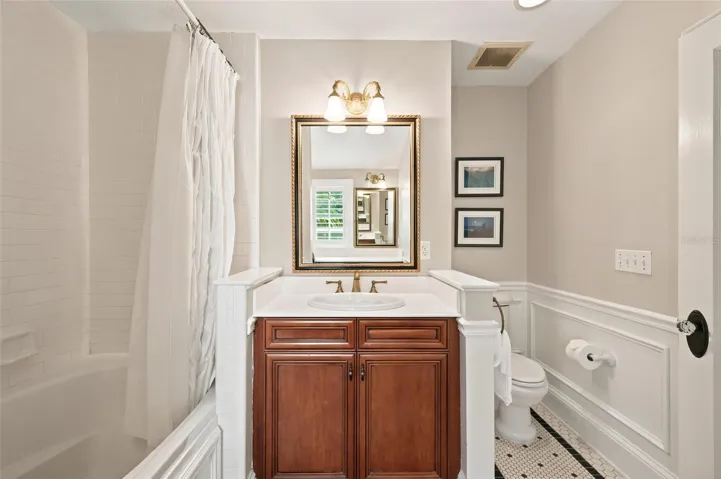 Second-Floor Primary Bath