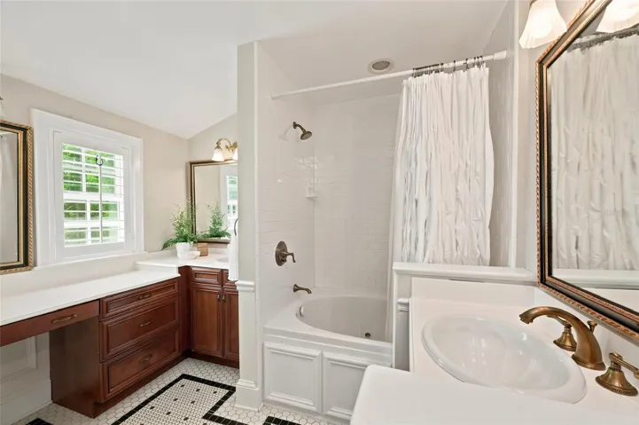 Second-Floor Primary Bath