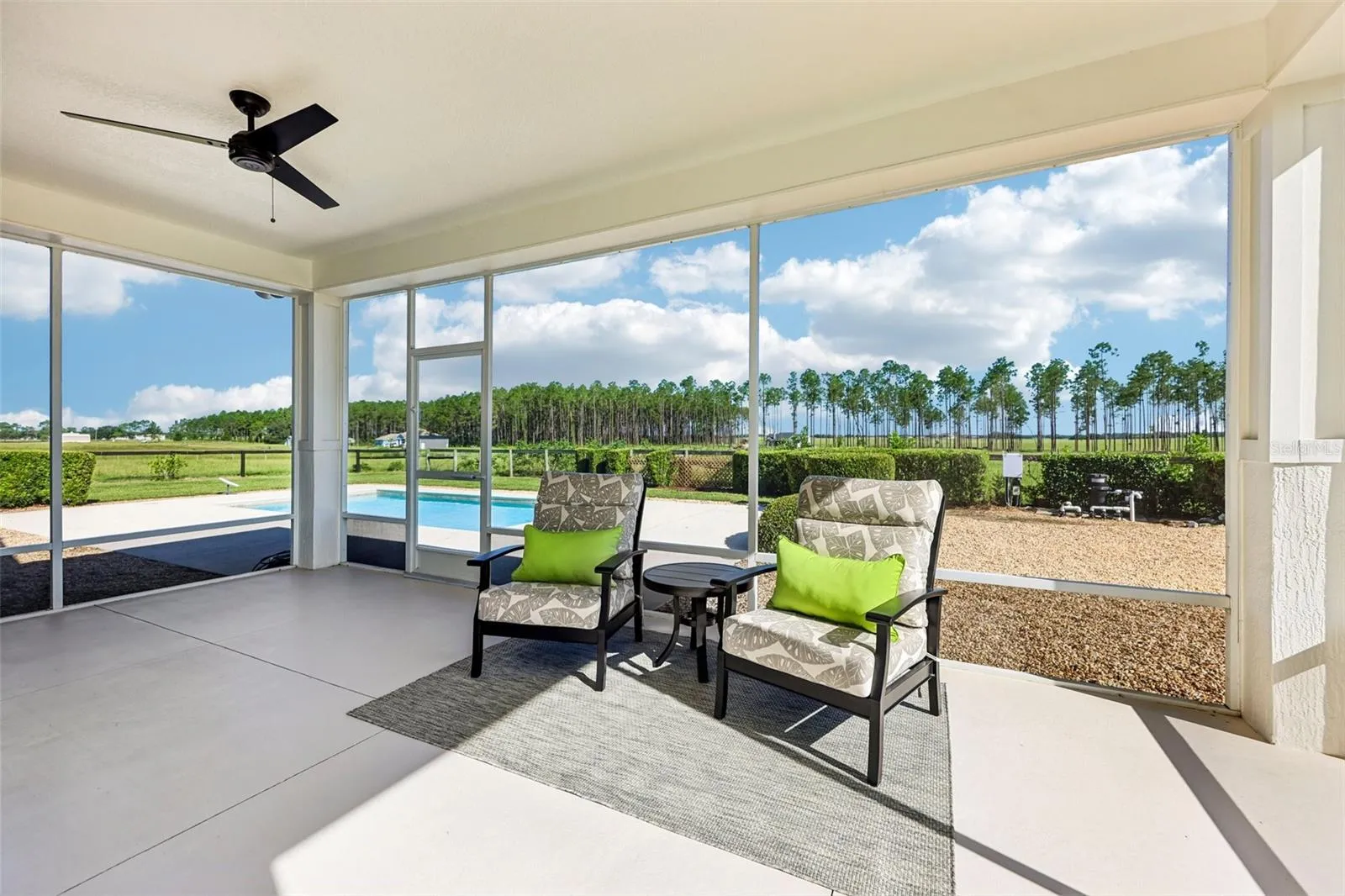 Wraparound Screened-In Lanai