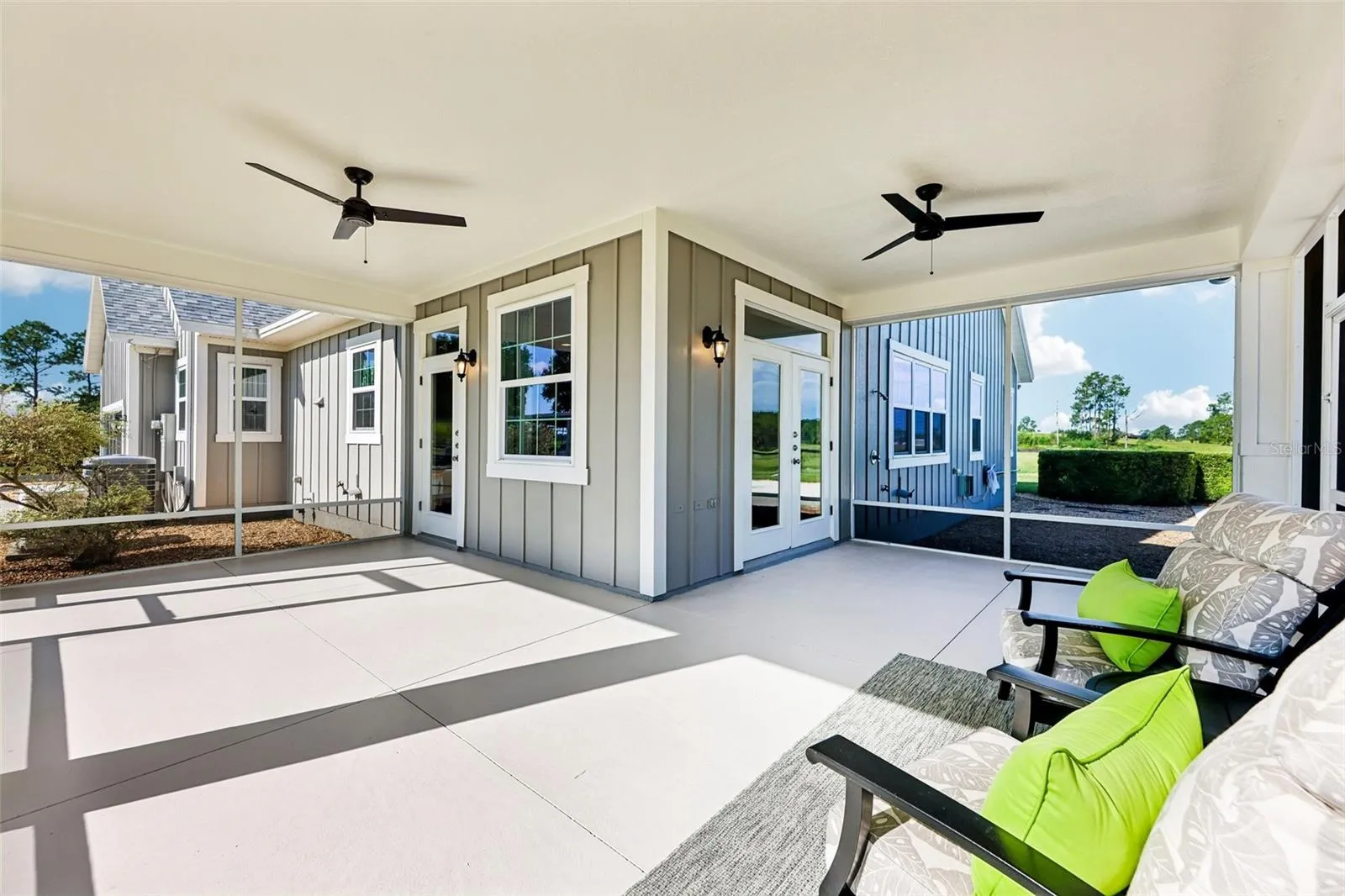 Wraparound Screened-In Lanai