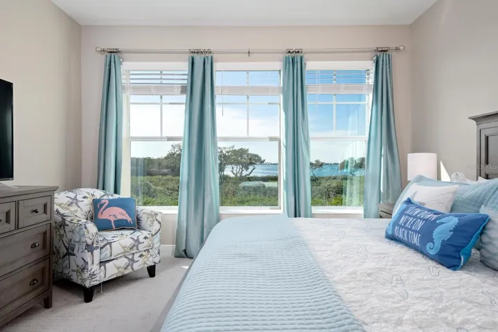 primary ensuite with water views