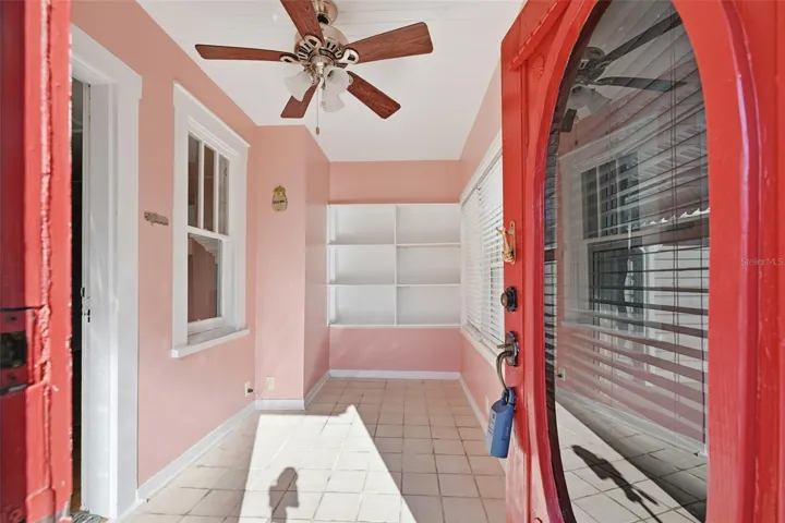 Entryway. perfect for home office.
