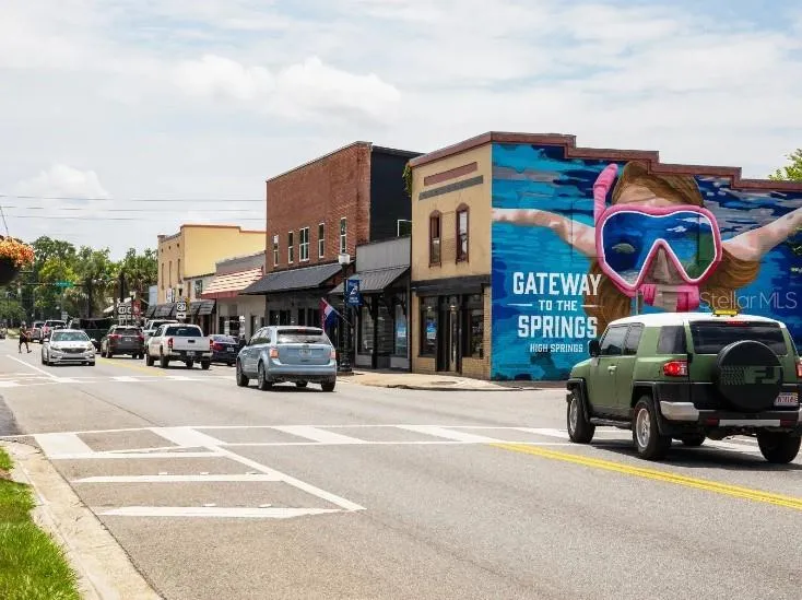 High Springs - Shop, sip, dine or unwind.