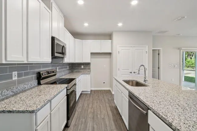 Model home - actual features may vary.