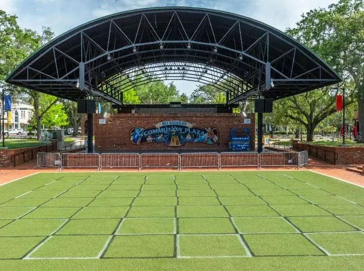 Bo Diddley Plaza in Downtown Gainesville - Free Friday night entertainment &amp; concerts!
