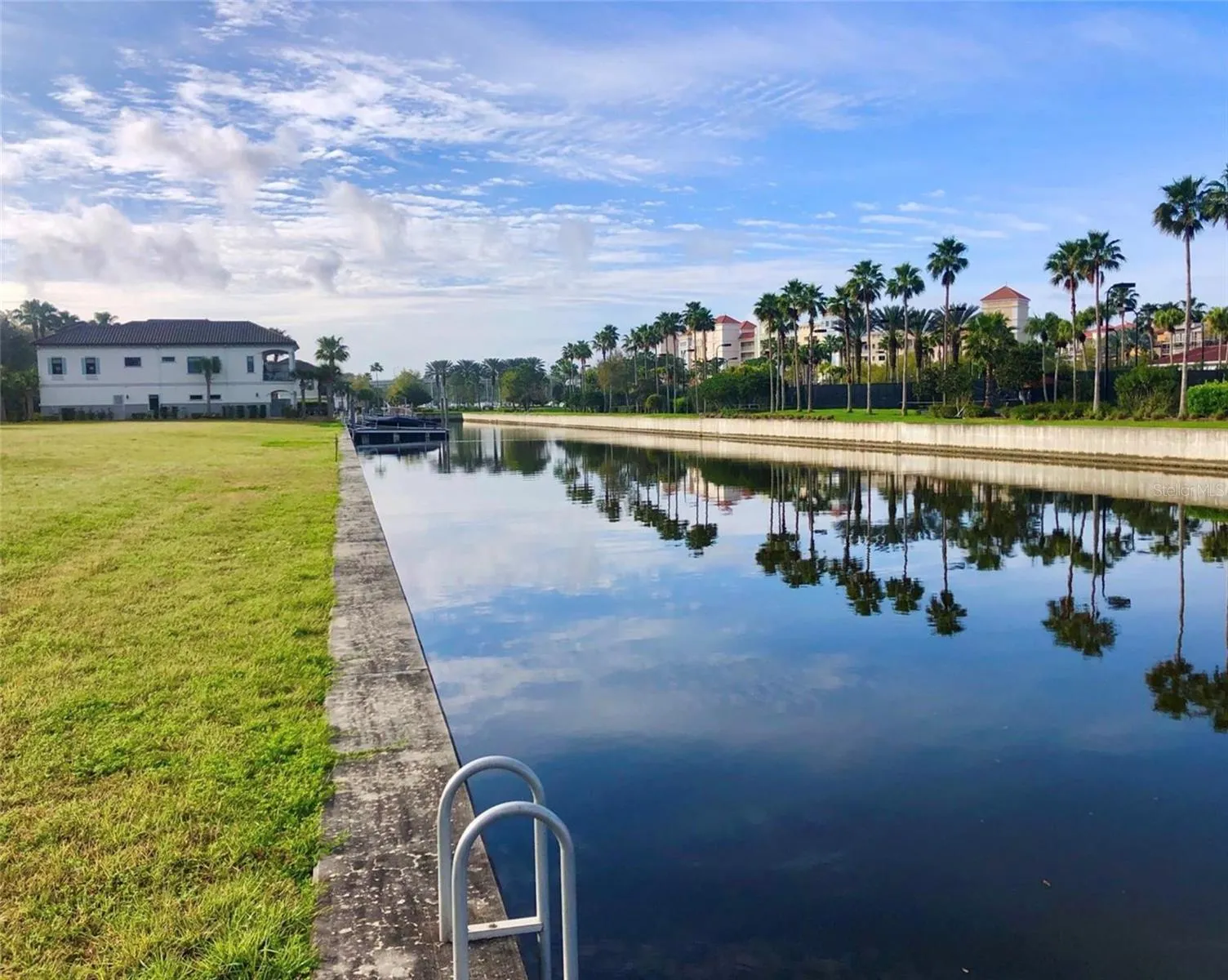 SALTWATER CANAL – WATERFRONT HOMESITE SETTING
