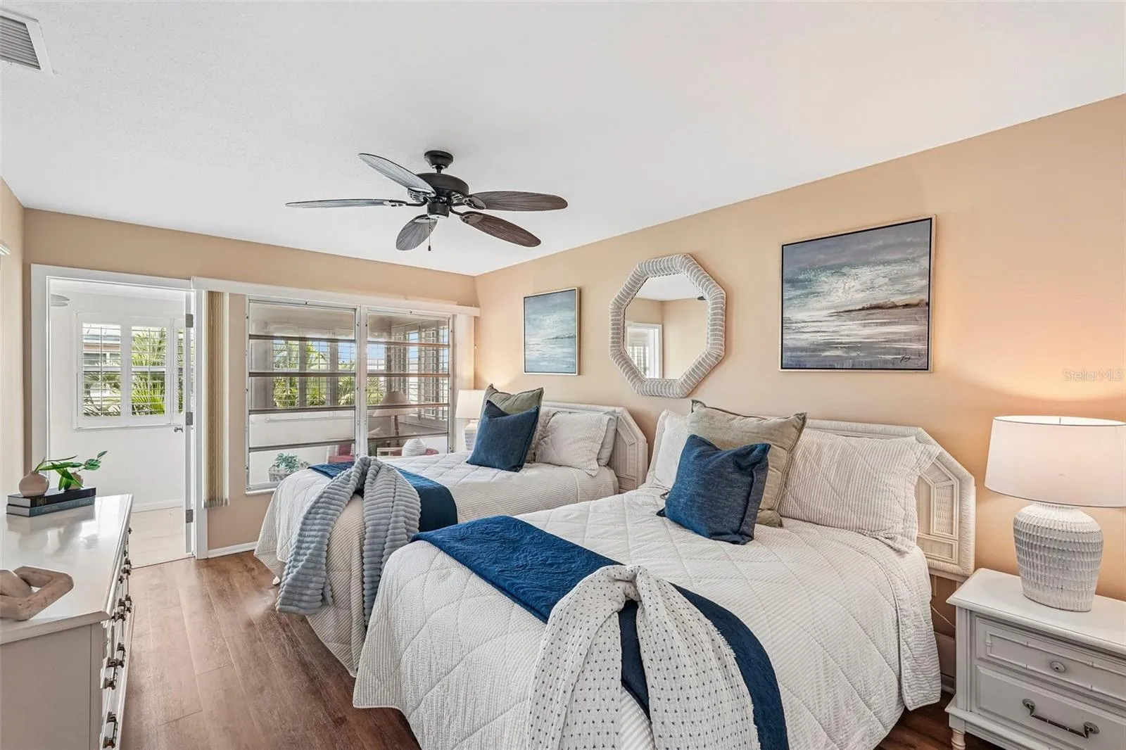 Large 2nd bedroom