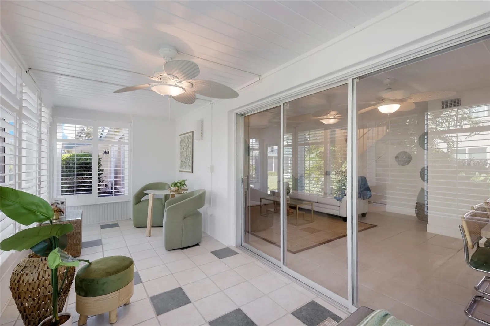Access to court yard and a short walk to pool or beach!