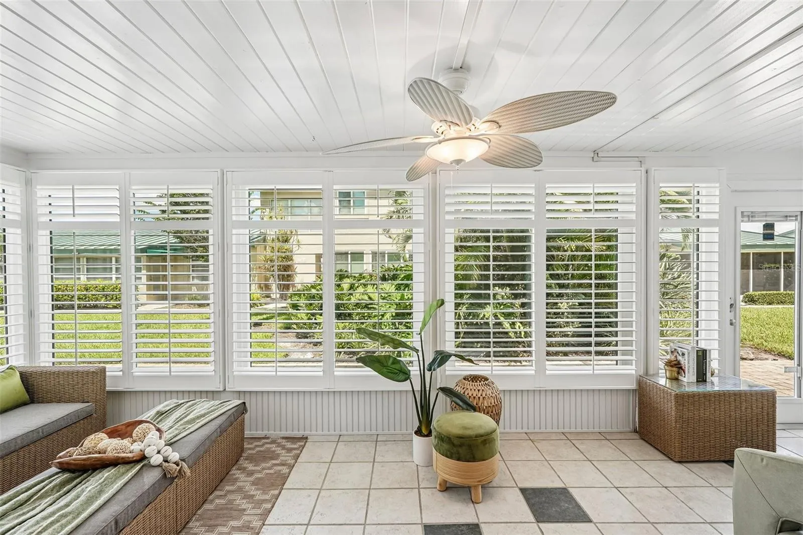 Spacious downstairs Florida room.