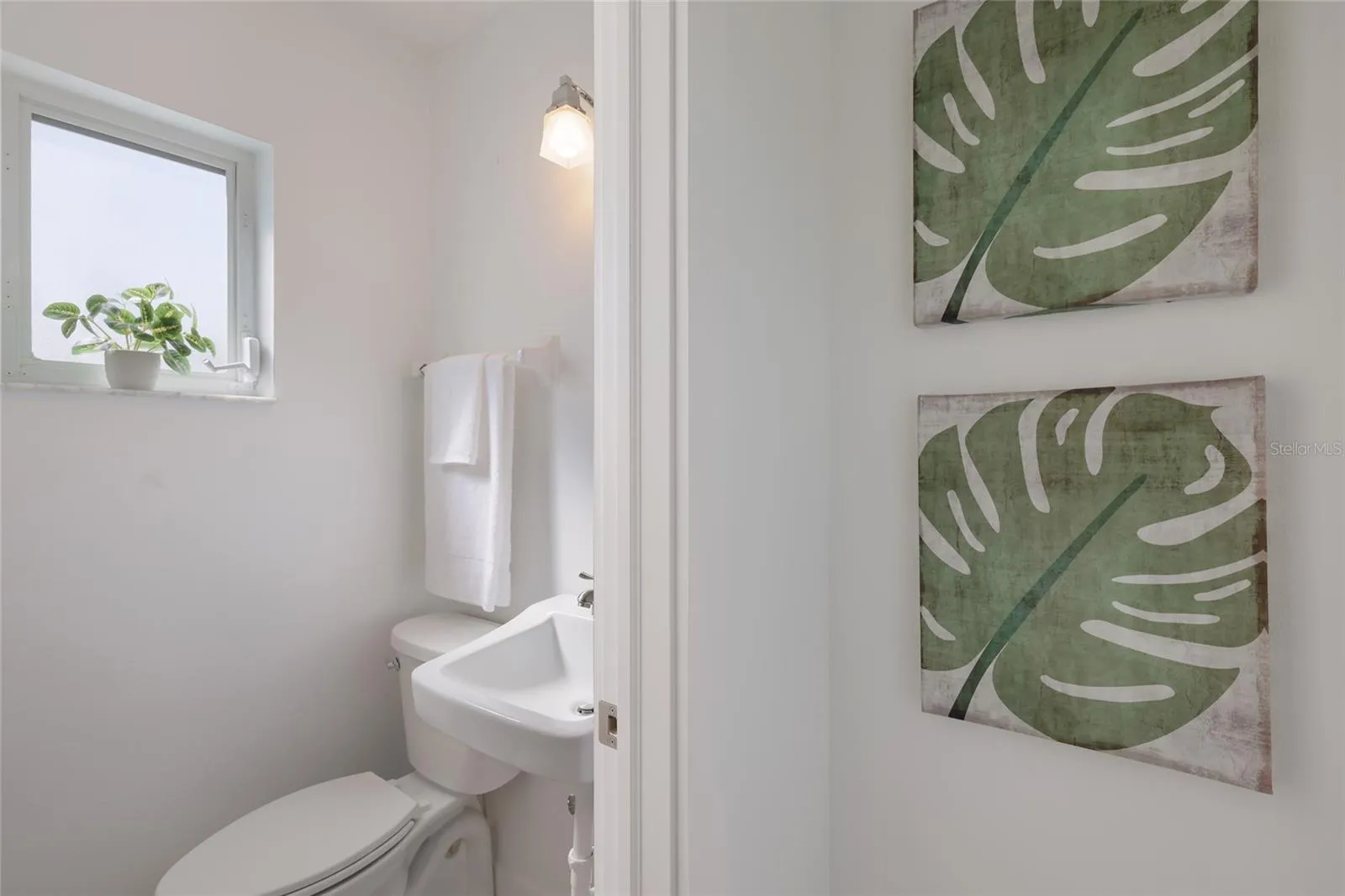 Downstairs half-bath