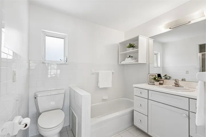 Primary ensuite bathroom