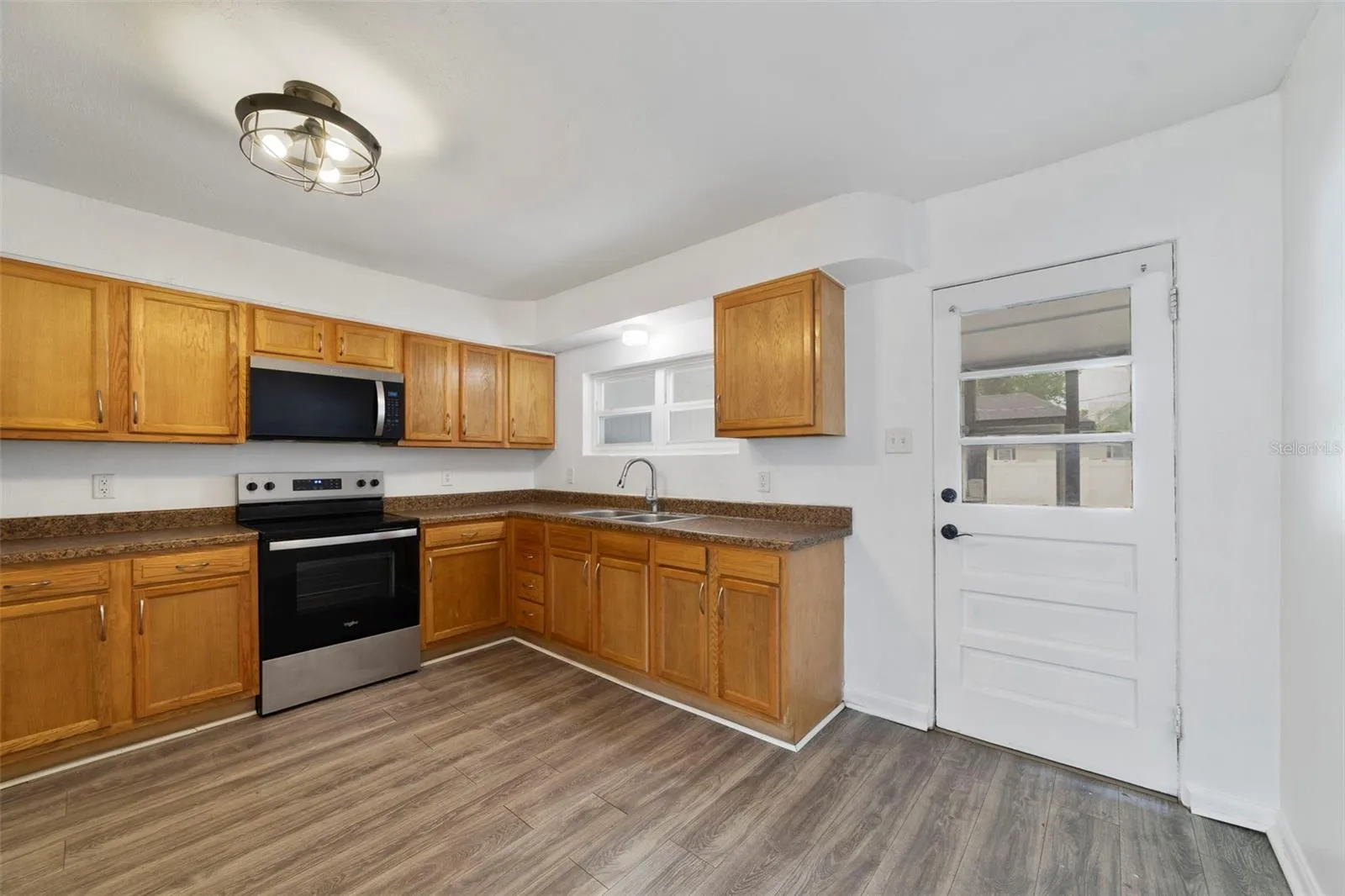 Unit 526 - Kitchen.