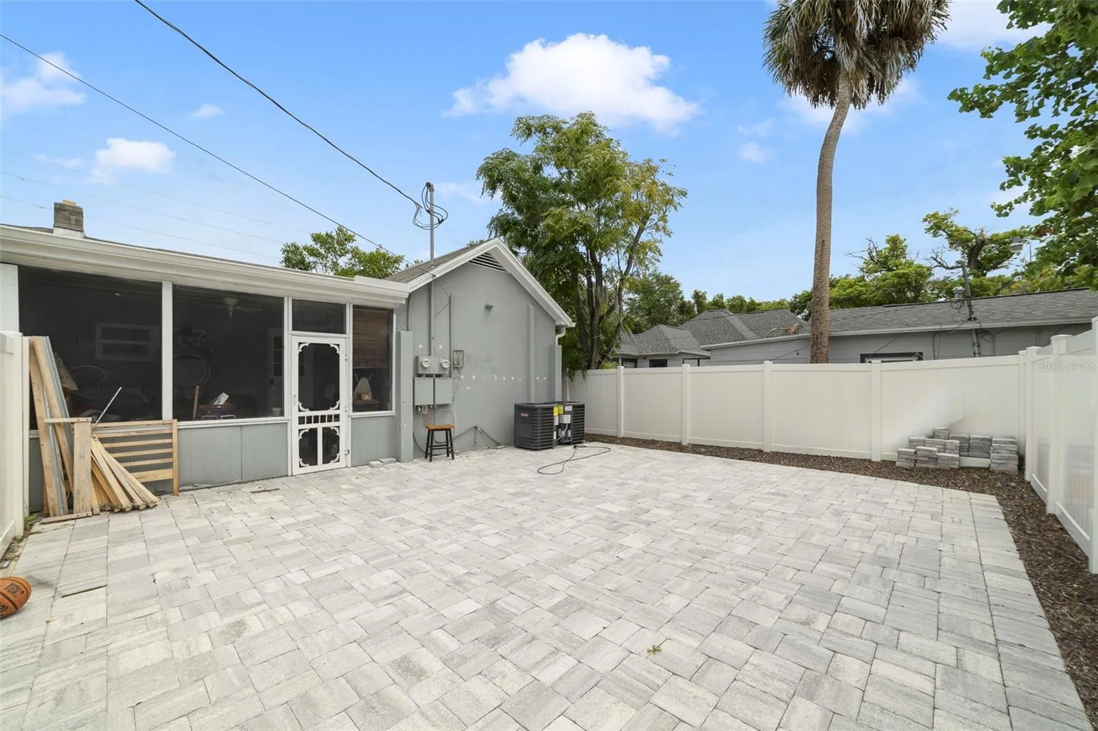 Unit 524 - Screened lanai, fenced paver patio.