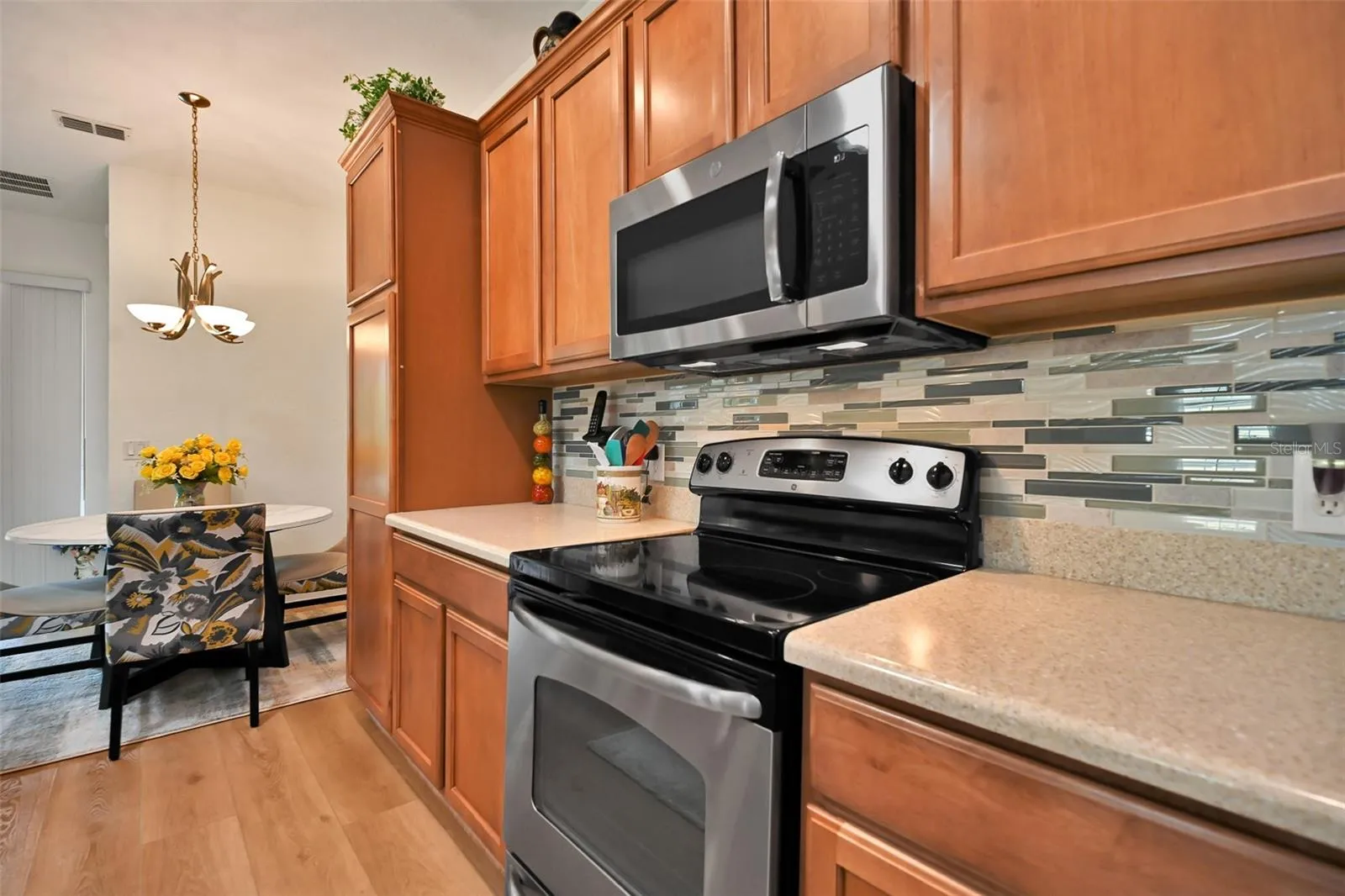 Kitchen & Dinette Area