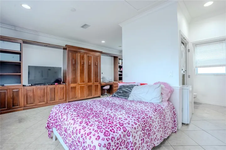 detached apartment