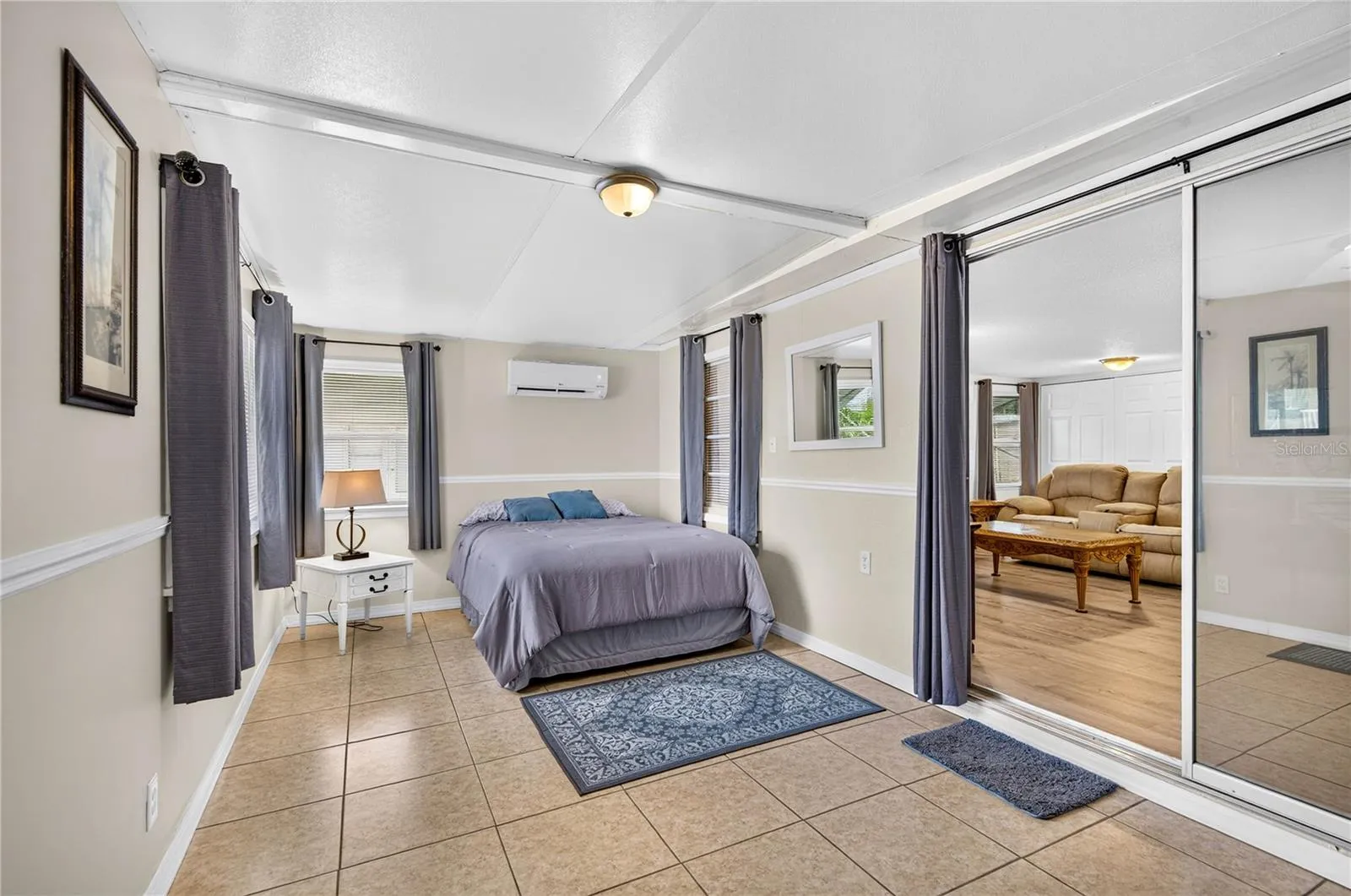Enclosed lanai with mini split for AC- can be used as a 2nd bedroom.