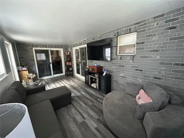 Air conditioned bonus room.