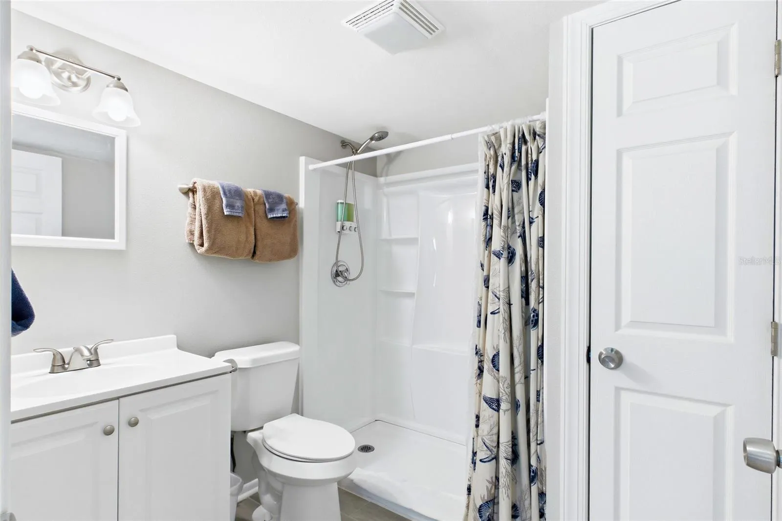 THE ISLAND ROOM Each unit includes its own private bathroom, adding convenience and privacy for both short-term vacation guests and longer-term residents.