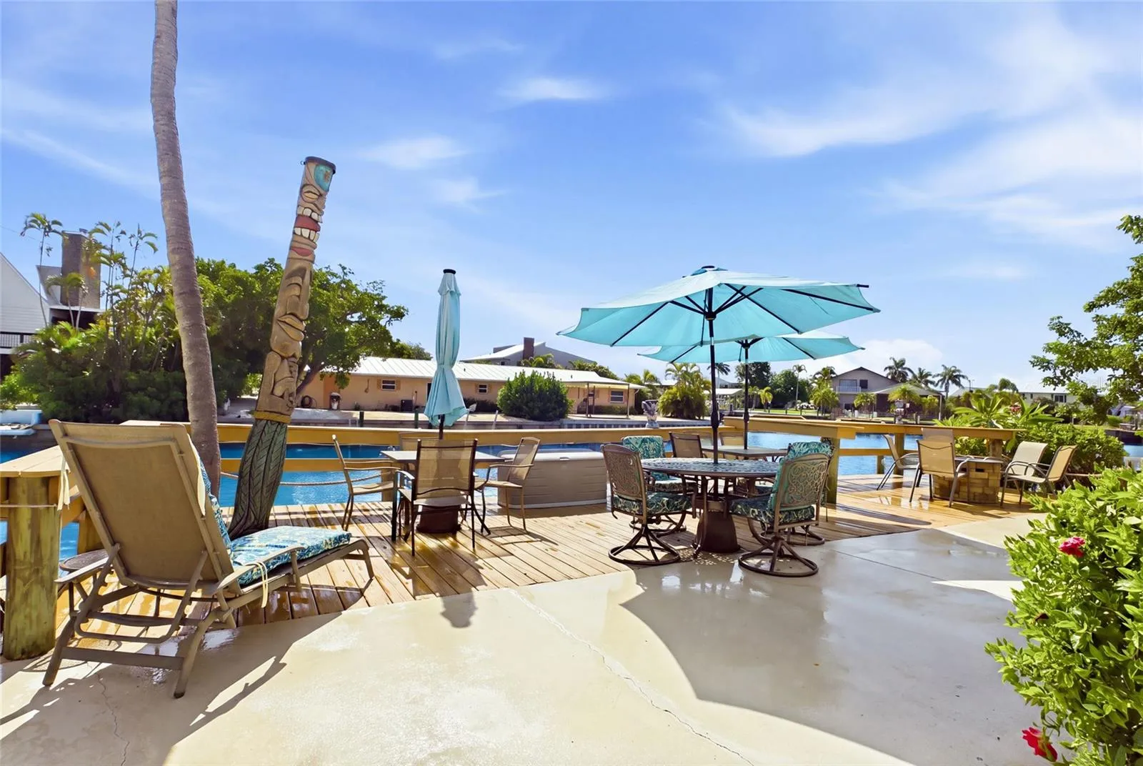 Imagine your guests ending the day waterfront, sharing fishing stories and watching the Florida sunset from the expansive canal-side deck.