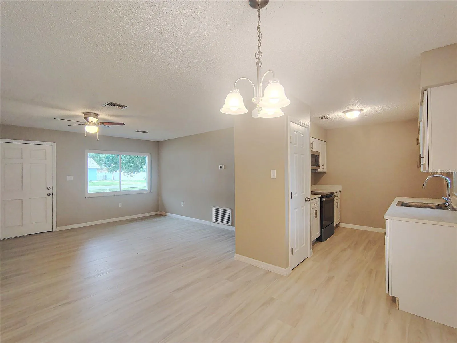 Dining Area to Kitchen