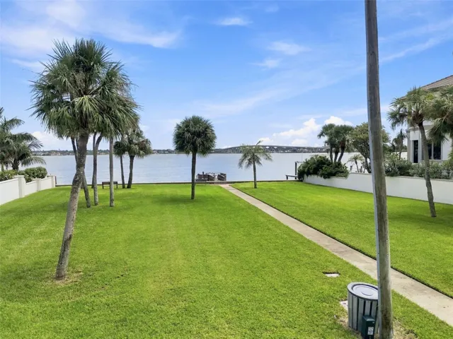 Proximity to 16th Street Park