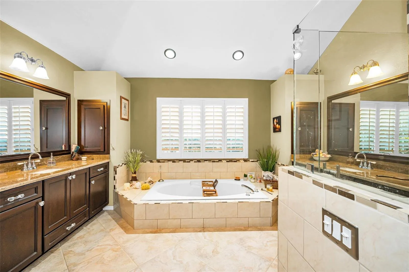 Updated Primary Suite Bath