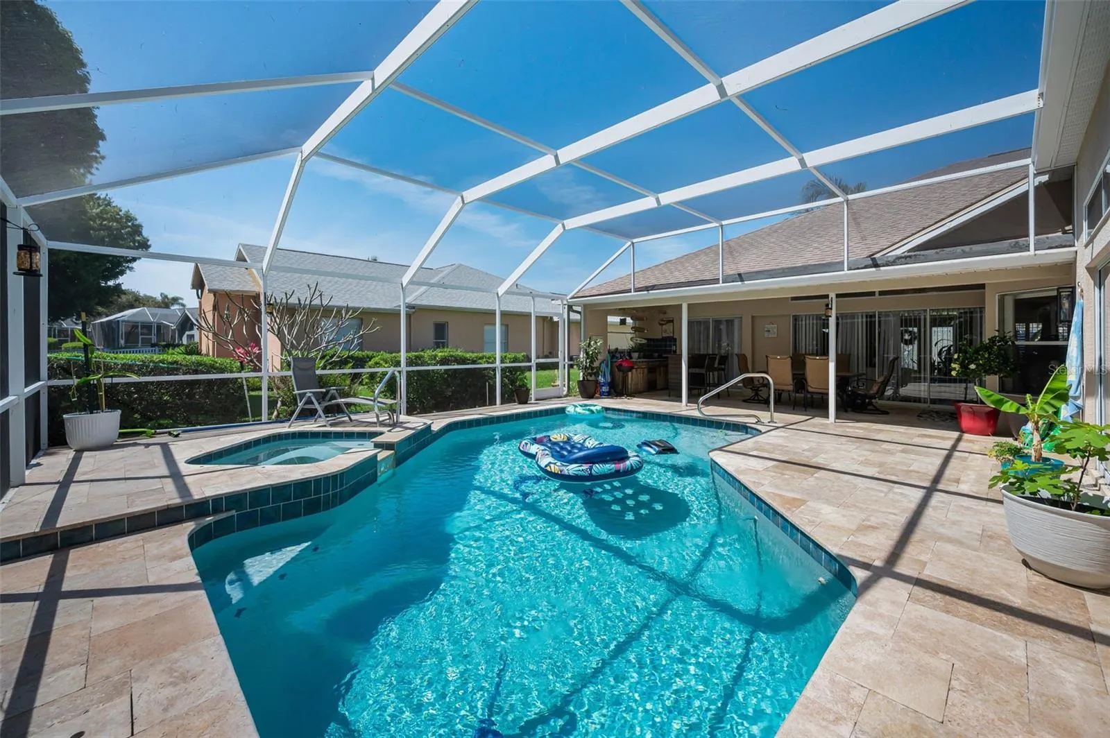 Pool &amp; Spa - Solar Heated
