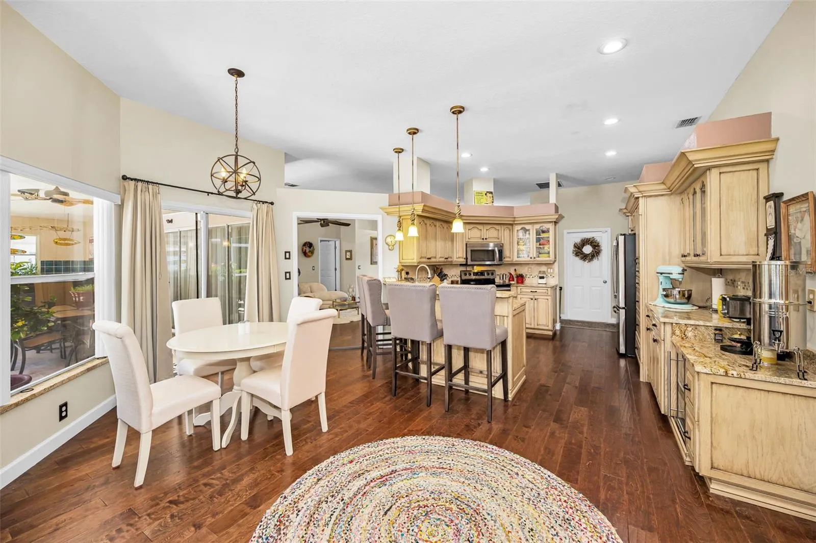 Kitchen Nook with easy access to the covered lanai