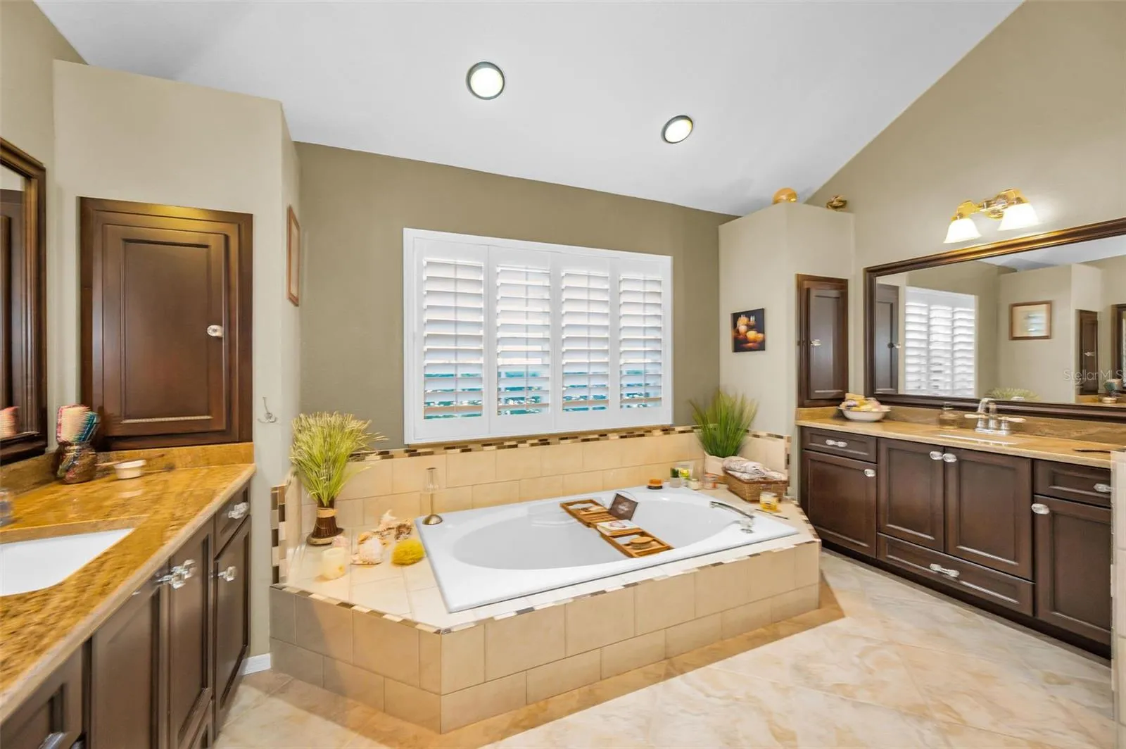 Primary Suite Bath- Dual Vanities
