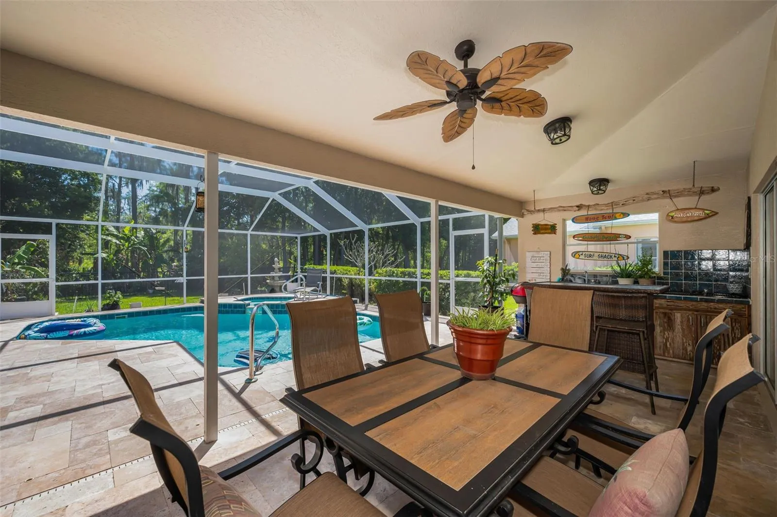 Spacious Covered  Screened in Lanai