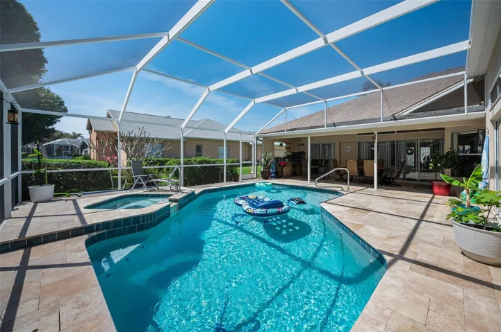Pool &amp; Spa - Solar Heated