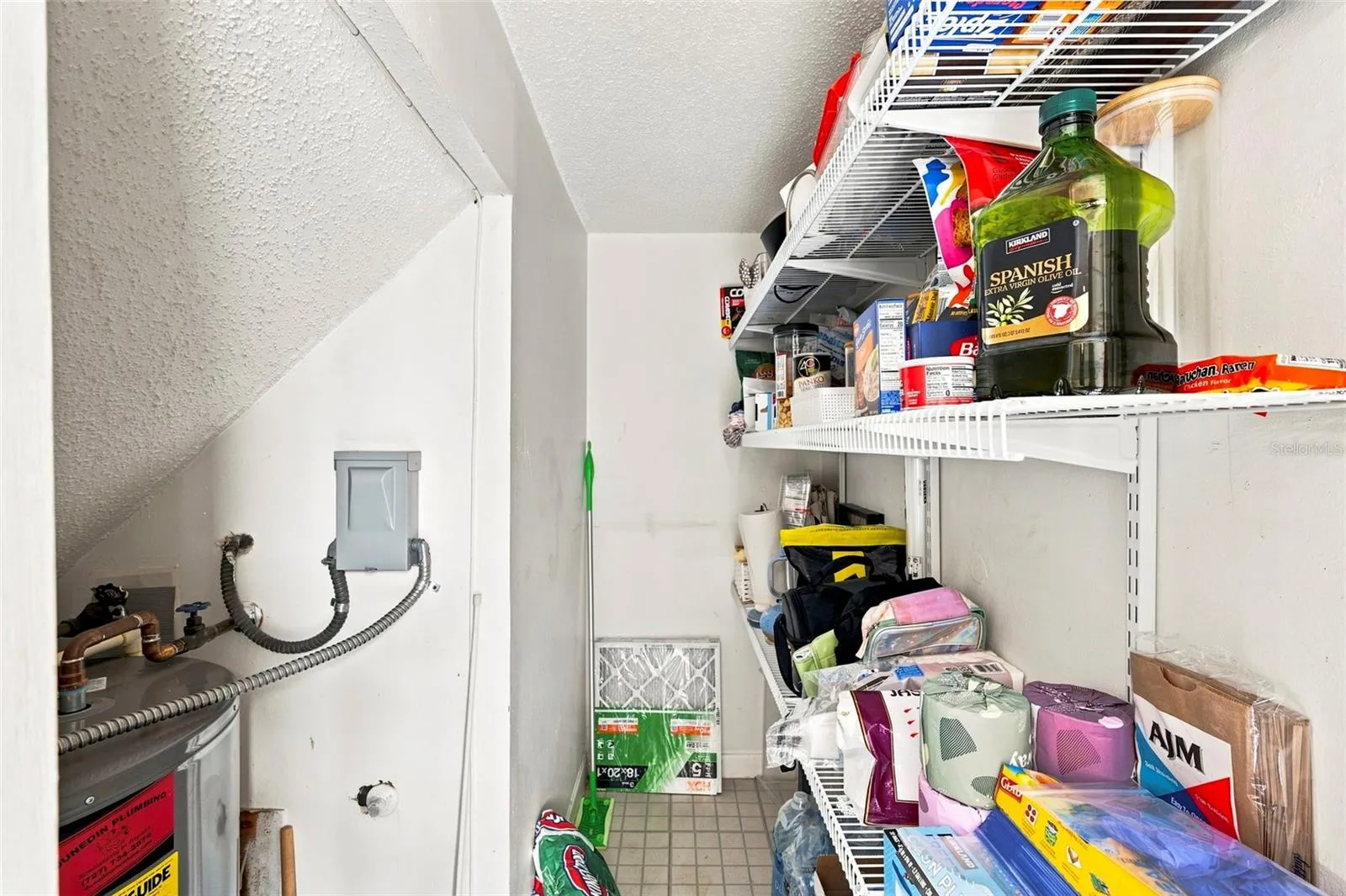 Walk-in Pantry