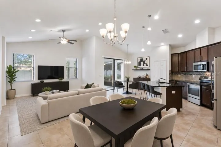 Great Room/Dinning Combo
