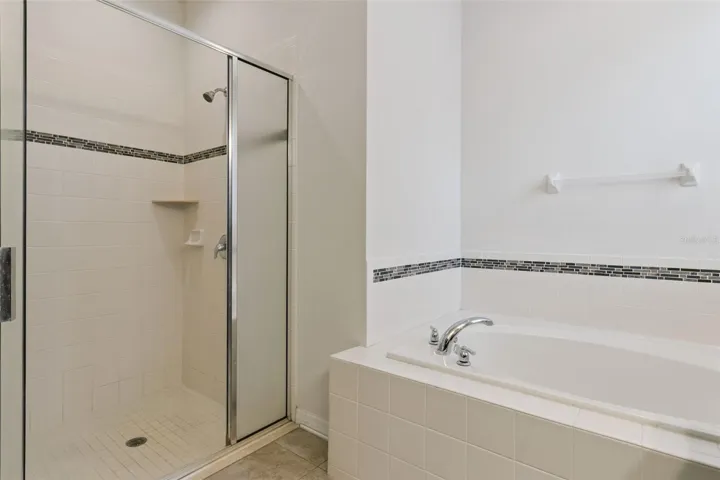 Soaking Tub &amp; Shower Stall