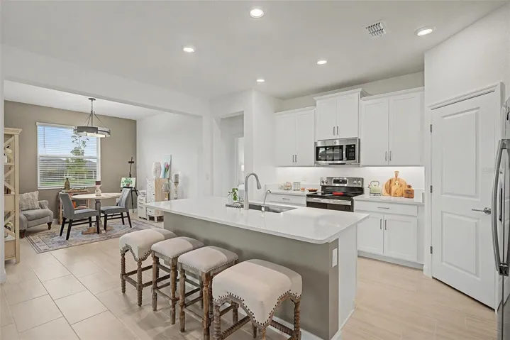 Light and Bright Kitchen