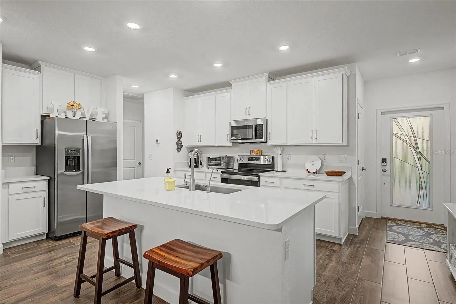 Light and Bright Kitchen