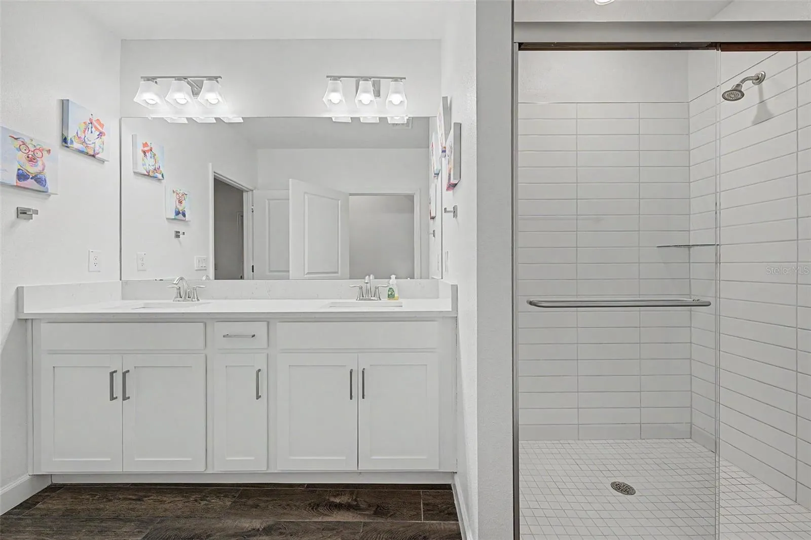 Primary En-Suite Bath