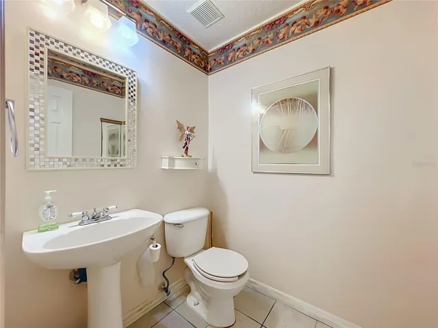 1/2 bath on 1st floor