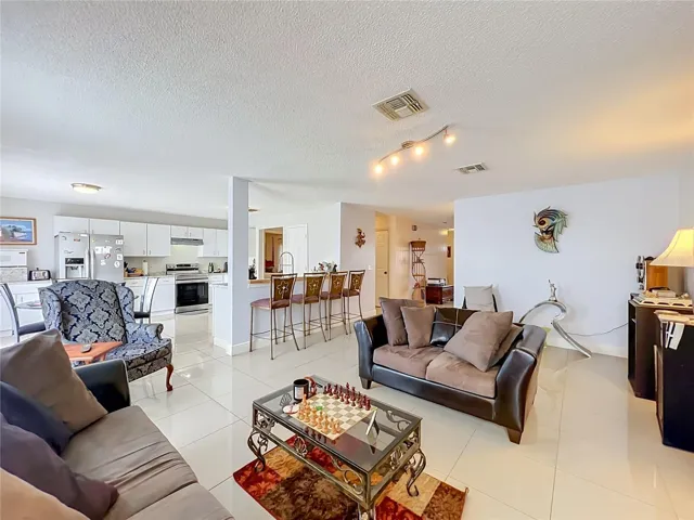Family room/Kitchen/Dinette