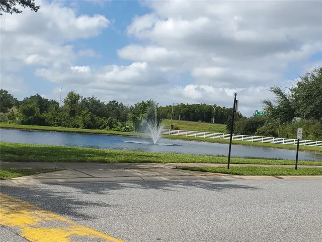 Fountain at Kempton Park entry