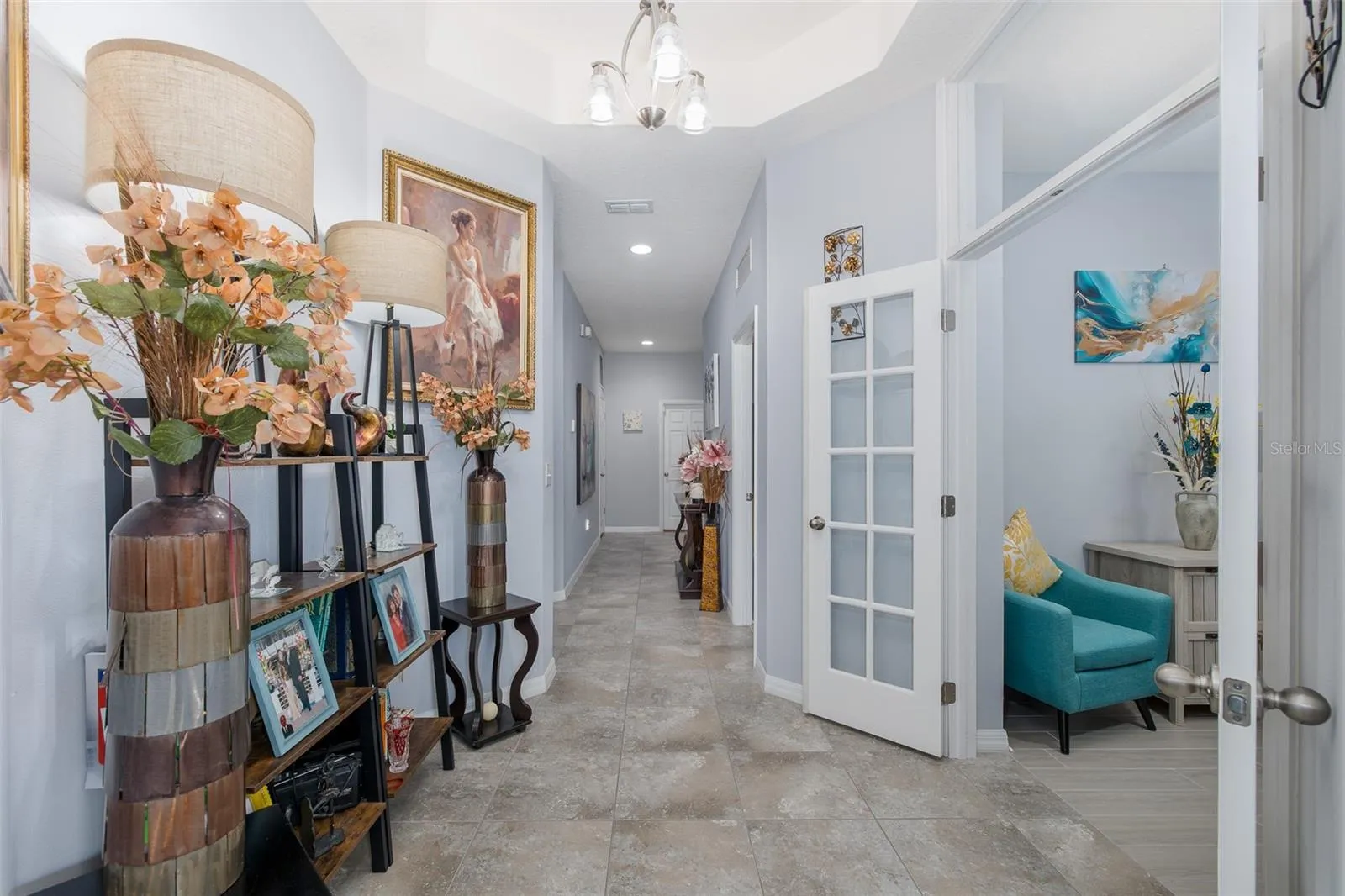 Hallway/entrance to office