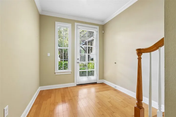 Foyer to door