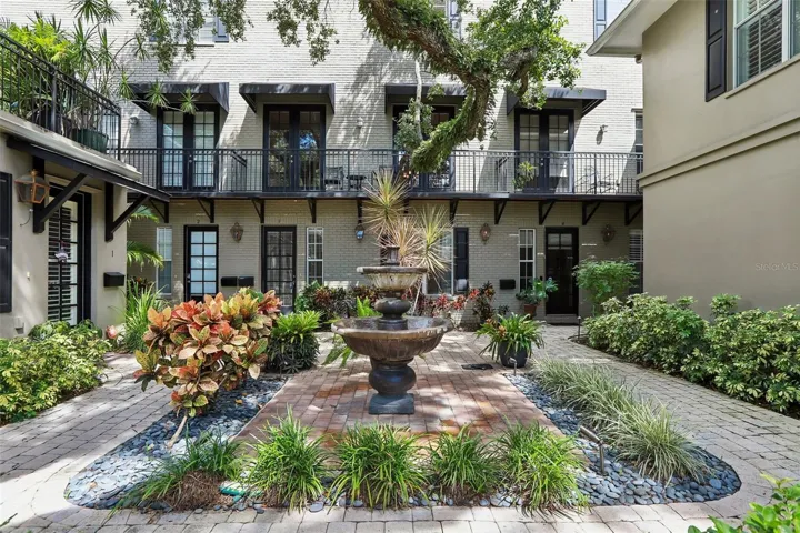 Common courtyard
