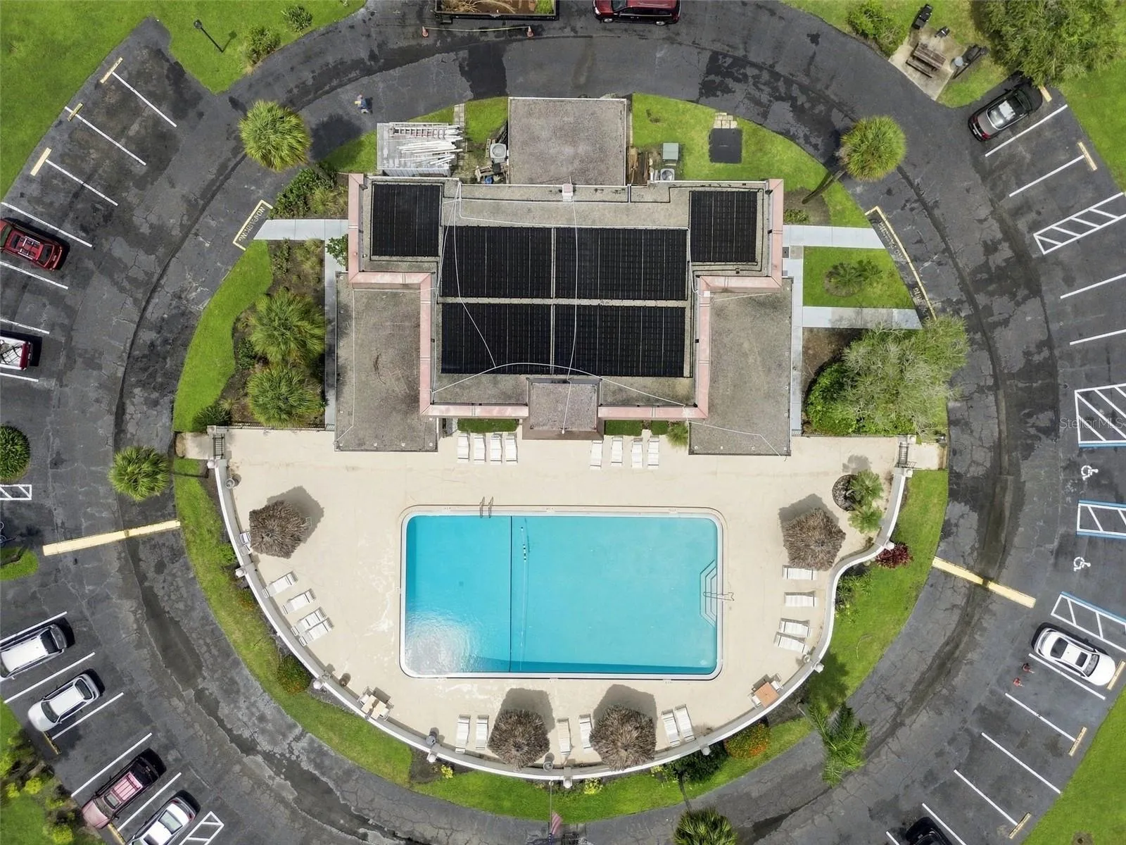 Community Pool &amp; Clubhouse