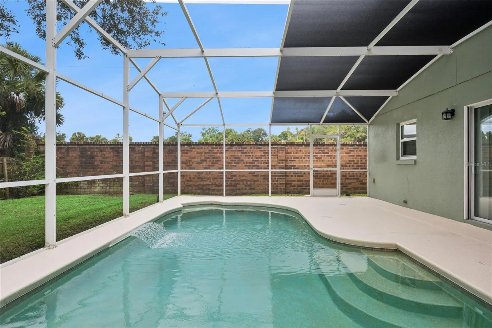 Pool/ Lanai